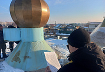 В Кургане на Благовещенском храме установили новый купол