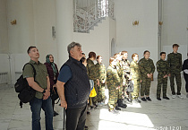 Курганские кадеты посетили Свято-Троицкий собор
