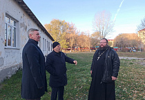 Представители власти посетили Троицкий приход Кургана