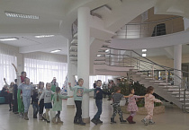 В Кургане воспитанники епархиальной воскресной школы «Благовест» посетили спектакль театра кукол