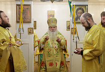 В храме села Половинное два архиерея совершили Божественную литургию