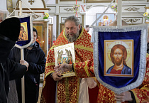 В храме села Садовое совершена первая архиерейская Литургия