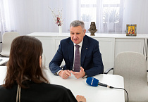 Курганский сенатор Сергей Муратов получил награду ВРНС за поддержку Русского мира