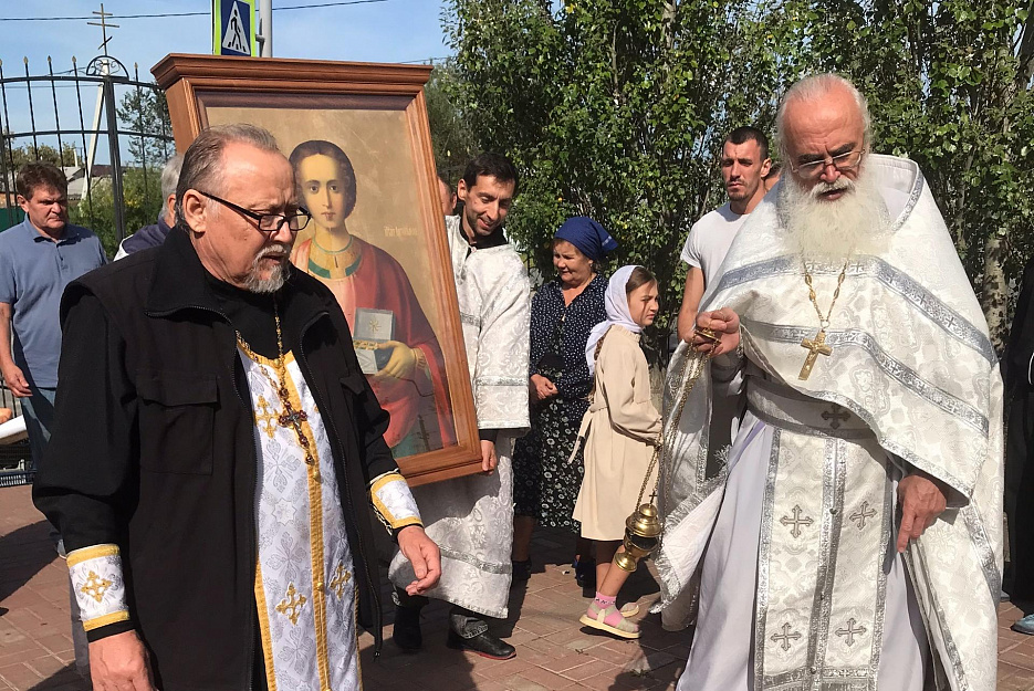 В курганский храм вернулась икона в новом киоте