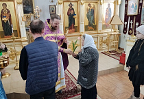 В Порт-Артурском храме женщинам подарили цветы