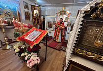В варгашинском храме накануне Пасхи установили новый аналой