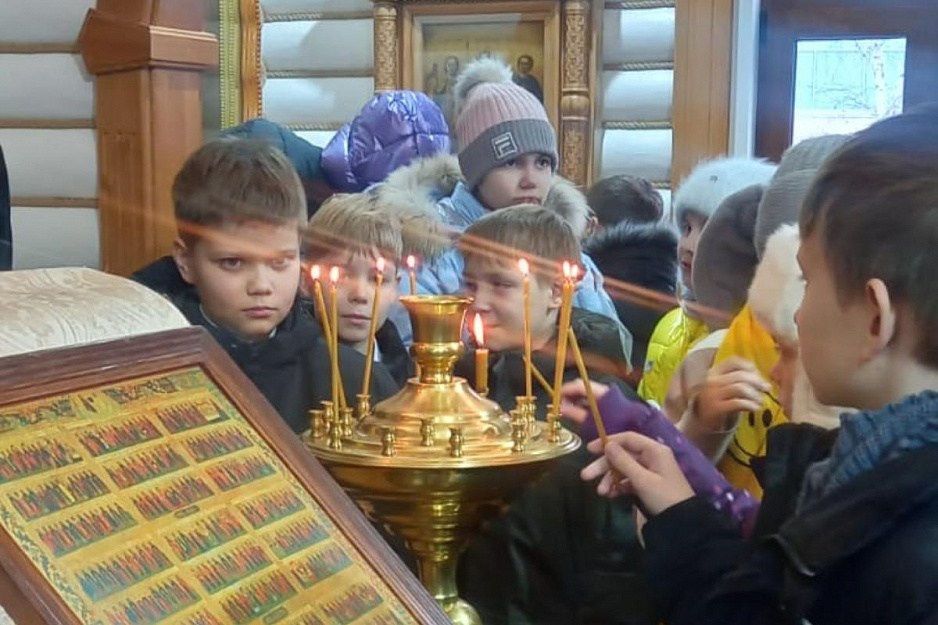 Школьники побывали в Курганском храме