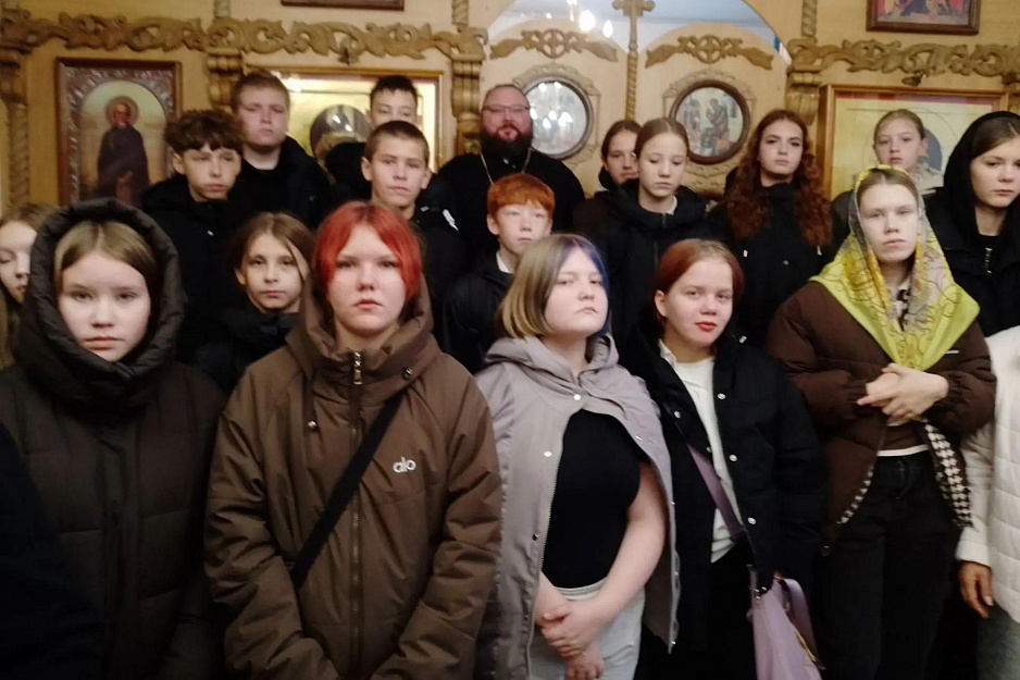 В Кургане 7-классники посетили храм и воскресную школу