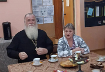 Зауральский священник стал гостем клуба «Берегиня»