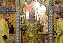 Митрополит Даниил совершил раннюю воскресную Литургию
