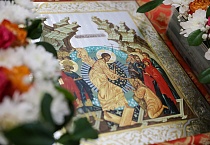 В храме села Садовое совершена первая архиерейская Литургия