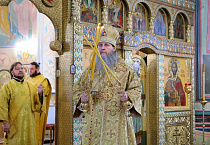 В воскресный день митрополит Даниил совершил Литургию в Александро-Невском соборе Кургана