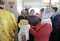 В храме села Садовое совершена первая архиерейская Литургия