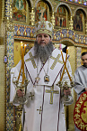 Митрополит Даниил после Литургии поздравил педагогов и учеников Александро-Невской школы