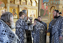 В первый день Страстной седмицы митрополит Даниил совершил Литургию Преждеосвященных Даров