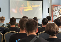 Студенты Курганского техникума посмотрели фильм «Молюсь за каждого бойца»