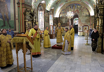 Память святителя Агафангела почтили в курганском кафедральном соборе