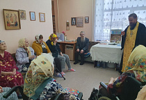 Руководитель социального отдела епархии навестил подопечных дома-интерната в Лесниково