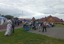 В Зауралье настоятель принял участие в Дне села