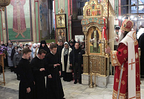 В престольный праздник Александро-Невского кафедрального собора прошла Литургия двух архиереев