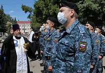 Курганский священник поздравил судебных приставов с новыми званиями и наградами