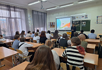 В Кургане педагог воскресной школы провела урок в общеобразовательной школе
