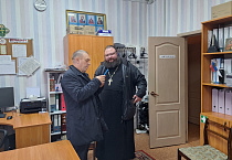 Представители власти посетили Троицкий приход Кургана