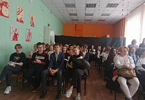 В Кургане священник-участник СВО провёл встречу в курганской библиотеке на тему «Человек и война»