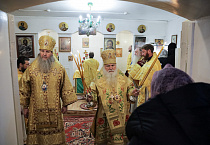 В храме села Половинное два архиерея совершили Божественную литургию