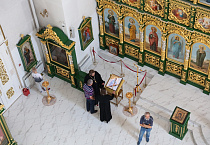 Митрополит Даниил ознакомился с ходом работ по росписи Троицкого собора в Кургане