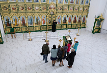 Воспитанники реабилитационного центра побывали на экскурсии в Троицком соборе Кургана