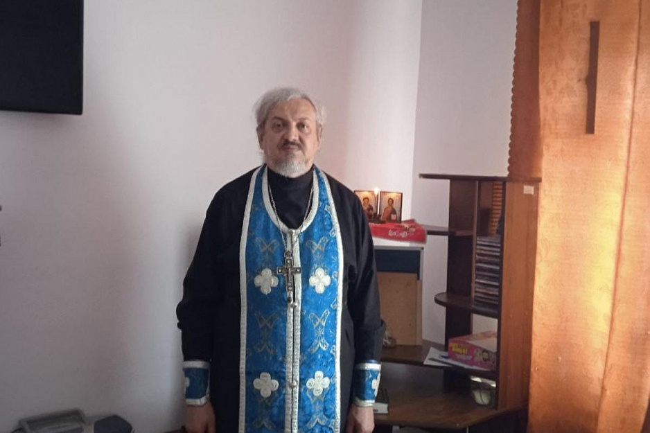 В Кургане священник совершил молебен в психоневрологической больнице