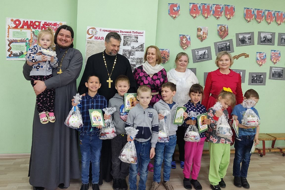 В Кургане представители Троицкого собора вновь побывали в Областном социально-реабилитационном центре