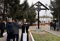 В Кургане освятили Поклонный крест в локомотивном депо