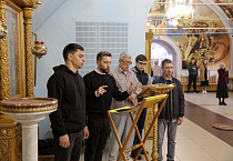 Митрополит Даниил совершил Литургию в курганском Богоявленском соборе