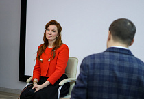 Ведущая телеканала «СПАС» Наталья Москвитина презентовала в Кургане свою книгу «Папина дочка»