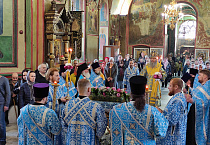 Митрополит Даниил в праздник Благовещения совершил Божественную литургию