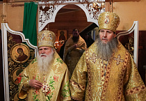 В храме села Темляково два митрополита отслужили Литургию