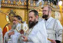 В Рождественский сочельник митрополит Даниил совершил Литургию в Александро-Невском соборе