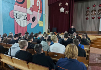 В Кургане священник провел «Урок нравственности» для студентов техникума
