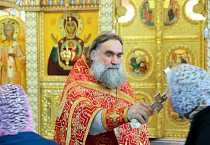 Митрополит Даниил совершил Литургию в кафедральном соборе Кургана в день отдания Пасхи