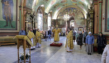 Предпразднство Воздвижения Честного и Животворящего Креста Господня. Божественная литургия