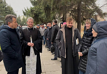 В Кургане освятили Поклонный крест в локомотивном депо