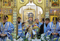 Митрополит Даниил совершил чин погребения Плащаницы Пресвятой Богородицы