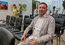 В Юговке прошел премьерный показ фильма Курганской епархии об уникальном враче