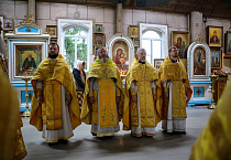 В храме микрорайона Смолино прошла архиерейская Литургия