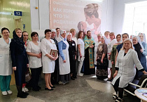 В женской консультации Курганской областной больницы открылась молебная комната