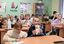 Насельники Чимеевского мужского монастыря провели беседы о церковно-государственном празднике