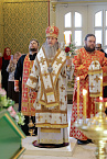 В Светлый понедельник митрополит Даниил совершил Литургию в Троицком соборе Кургана