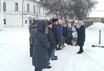 Группа «социальных туристов» из Кургана посетила Далматовский монастырь